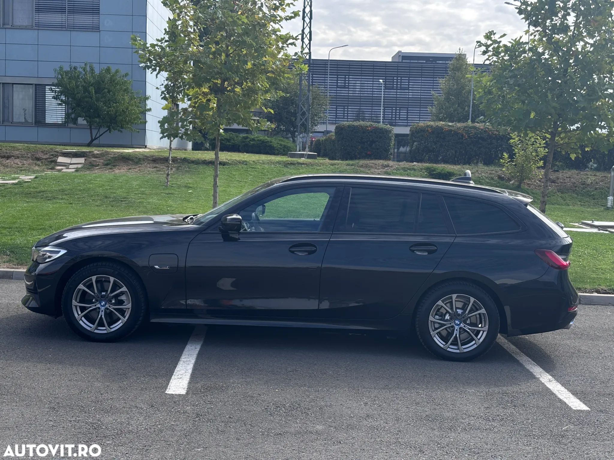 BMW Seria 3 320e Touring Aut. Sport Line - 5