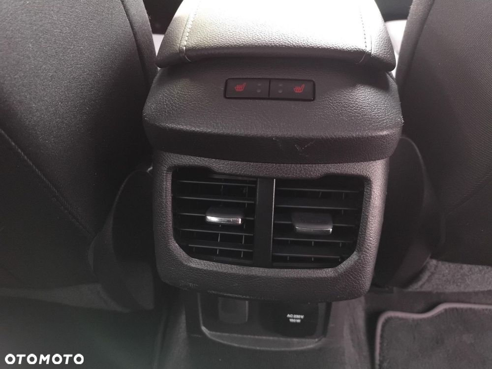 Ford Mondeo 2.0 EcoBlue Titanium - 28