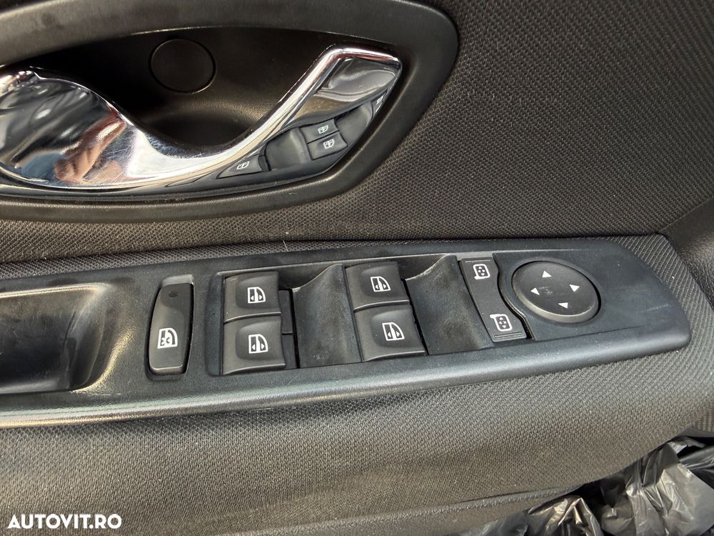 Renault Megane ENERGY dCi 110 Start & Stop Bose Edition - 13