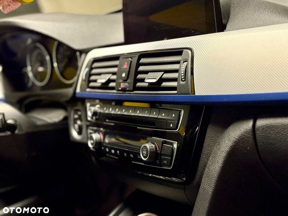 BMW 3GT 320i - 6