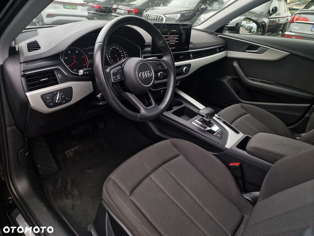 Audi A4 Limousine - 11