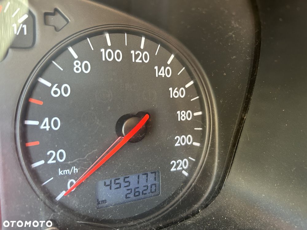 Volkswagen Multivan - 10