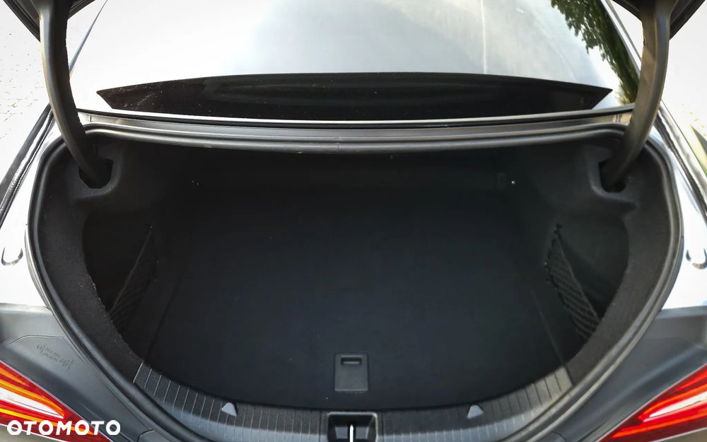Mercedes-Benz CLA 180 (CDI) d AMG Line - 24