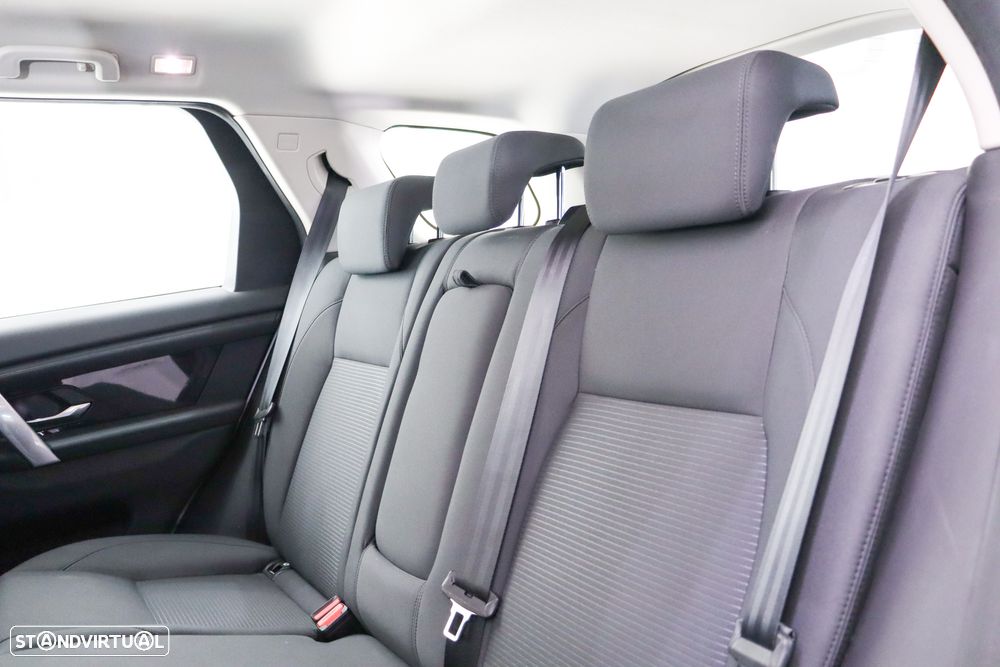 Land Rover Discovery Sport P300e Dynamic SE - 16