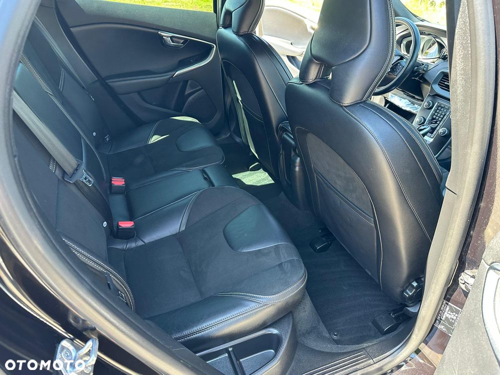 Volvo V40 D3 Geartronic RDesign - 19
