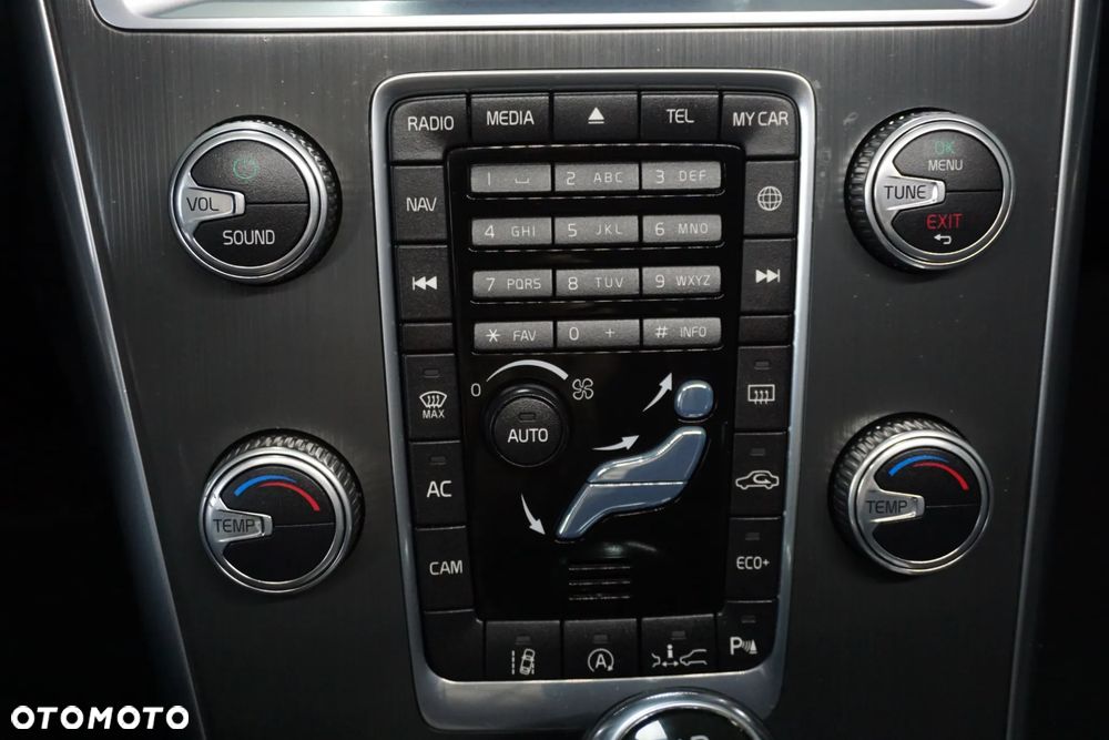 Volvo XC 60 - 30