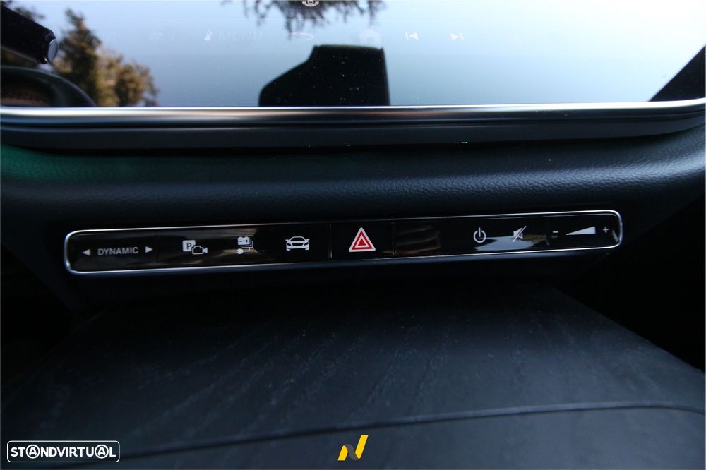 Mercedes-Benz E 300 de 4Matic T 9G-TRONIC AMG Line - 16