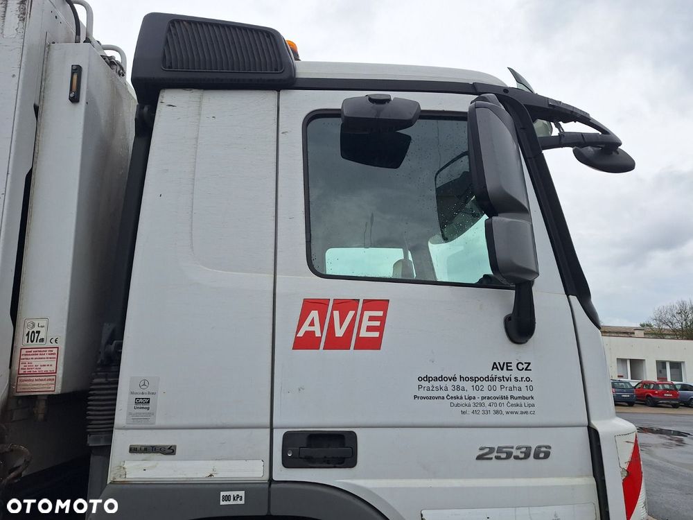 Versalift Actros 2536 L 6X2 - 32