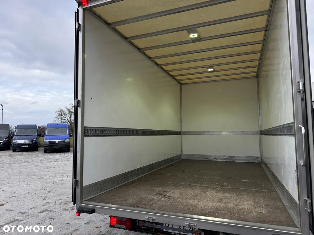 Iveco Daily 35S18 3.0 HPI 180KM / 2021 Rok / Kontener 4,5m / Reflektory LED / Zarejestrowany w PL - 9