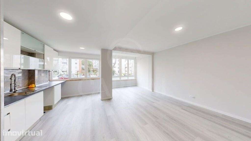 T2 Totalmente Remodelado - Oeiras Centro - Grande imagem: 2/27