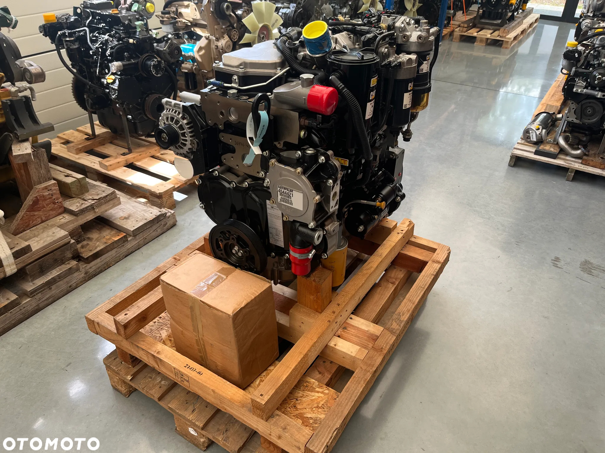 SILNIK CAT C4.4 Perkins MK82200 1104C Perkins MPKXL04.4SU1 34900 netto - 3