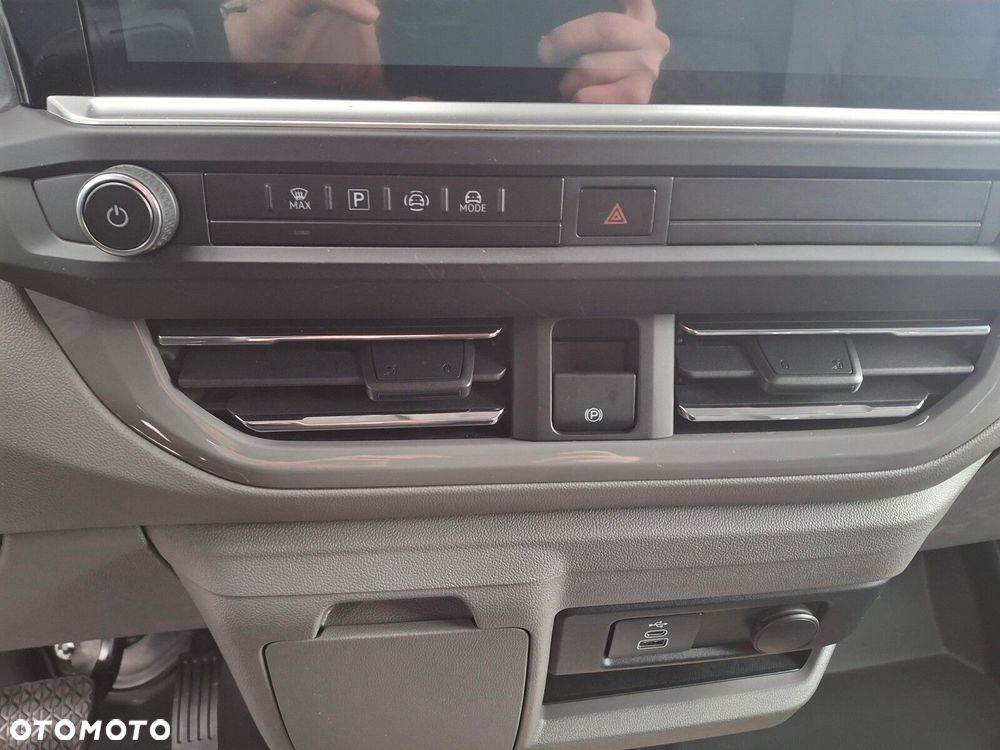 Volkswagen Transporter Furgon 2.0 TDI 150 KM automat - 19