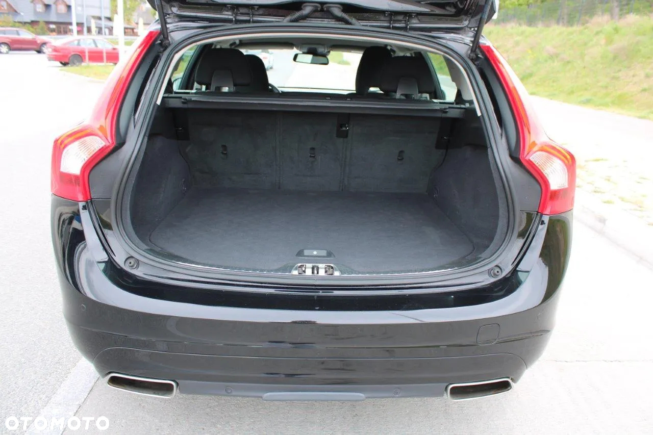 Volvo V60 D4 Summum - 13