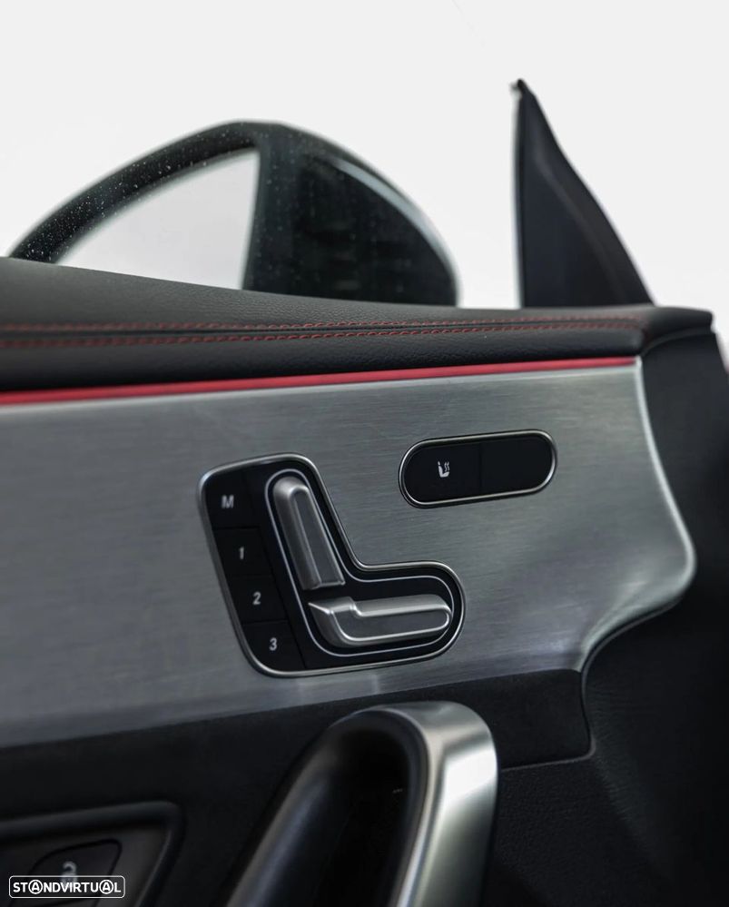 Mercedes-Benz CLA 250 e Shooting Brake AMG Line - 17