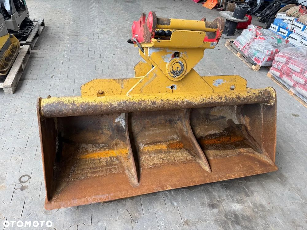 OilQuick Skarpówka uchylna o szerokości 200 mm - 1
