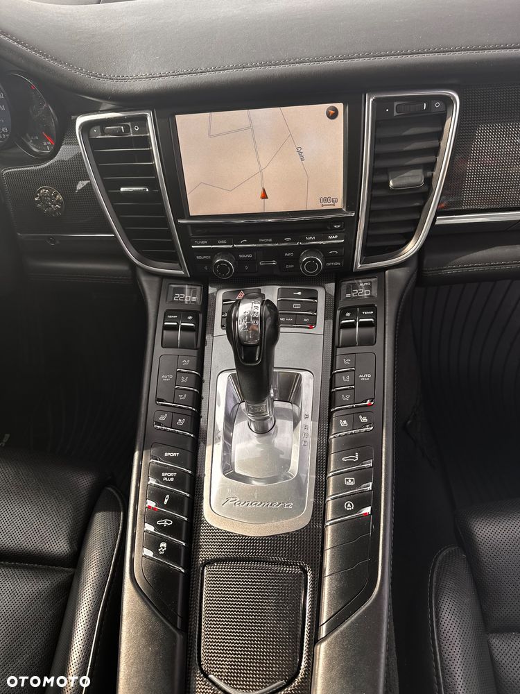 Porsche Panamera 4S - 16