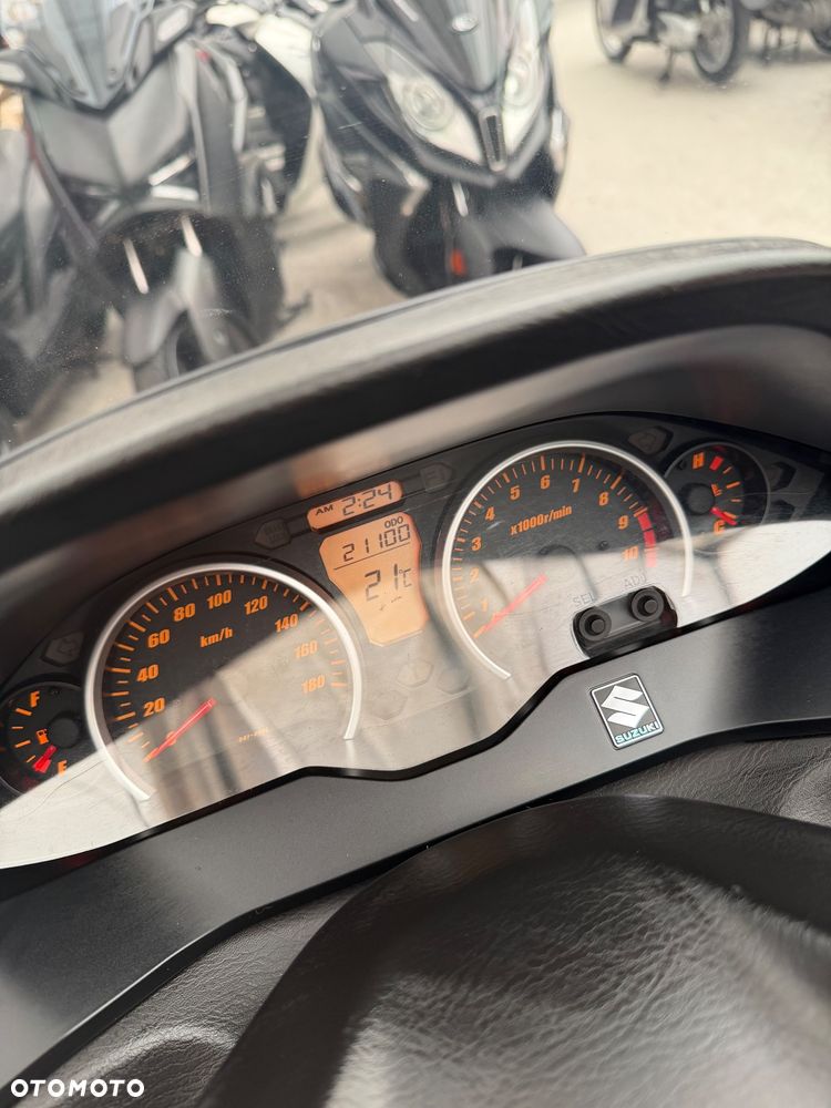 Suzuki Burgman - 4