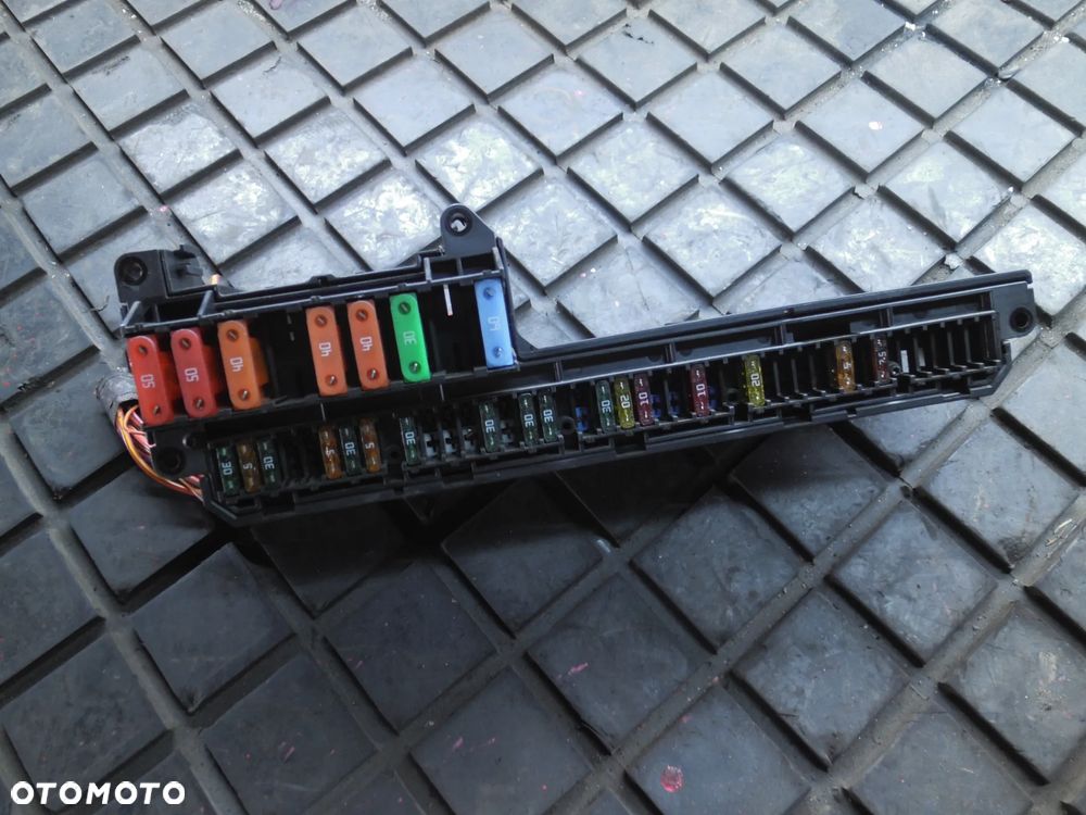 SKRZYNKA BEZPIECZNIKÓW BMW E60 E61 6957330 - 2