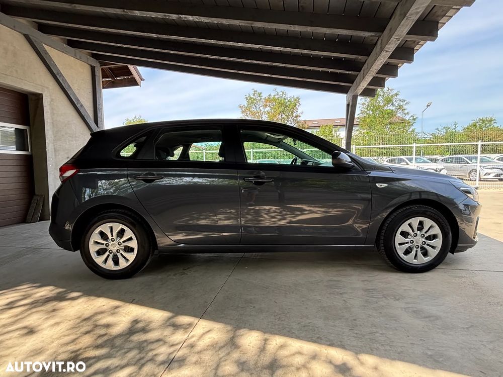 Hyundai i30 1.5 110CP M/T Comfort - 11