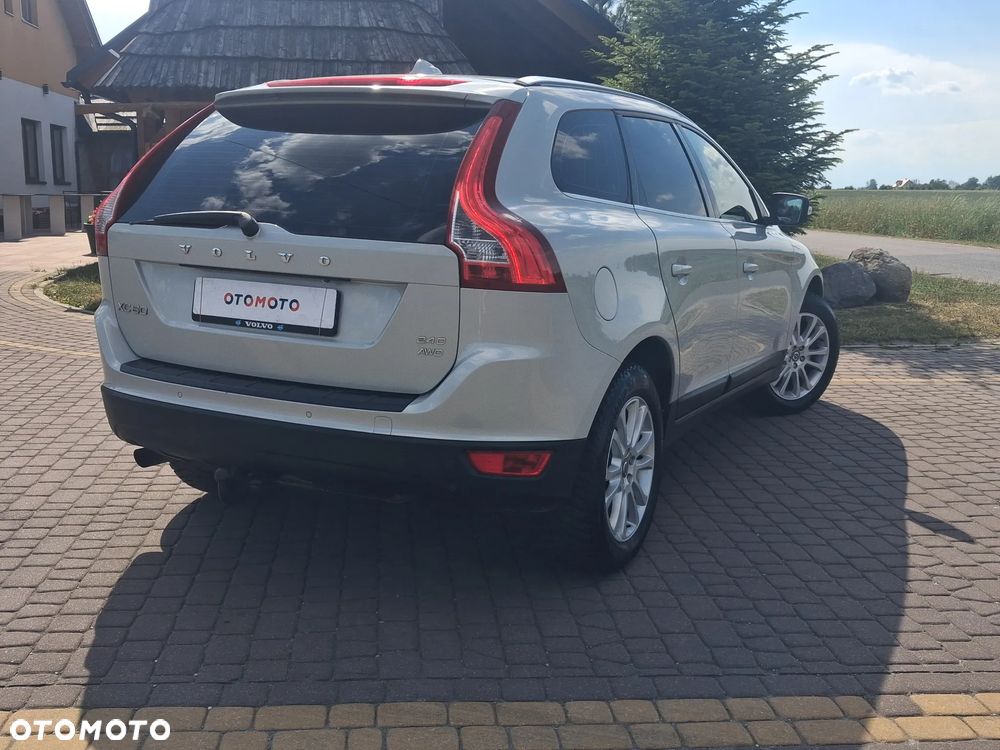 Volvo XC 60 2.4D AWD - 11