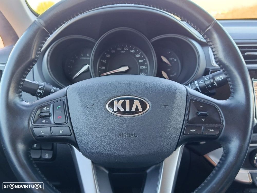 Kia Rio 1.1 CRDi TX ISG - 18