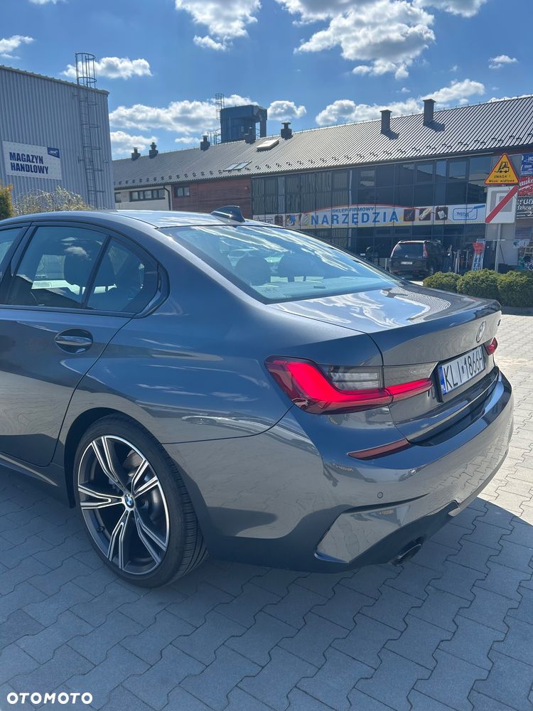 BMW Seria 3 330i M Sport - 8