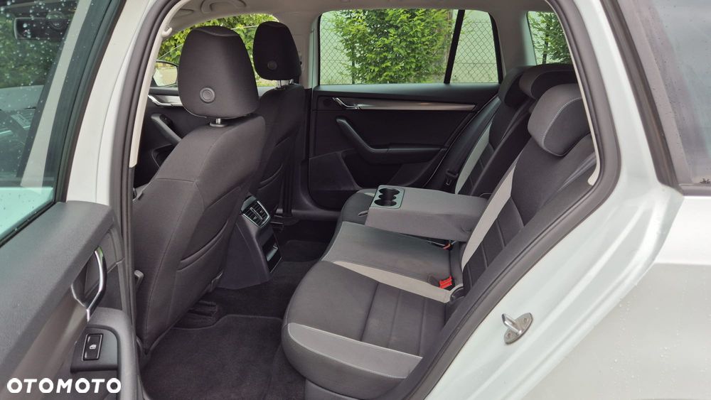 Skoda Octavia 1.4 TSI DSG Ambition - 39