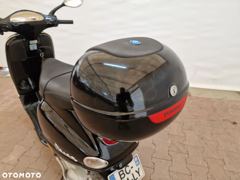 Piaggio Vespa - 21