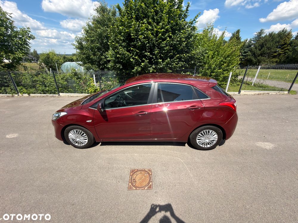 Hyundai i30 blue 1.4 Passion - 16