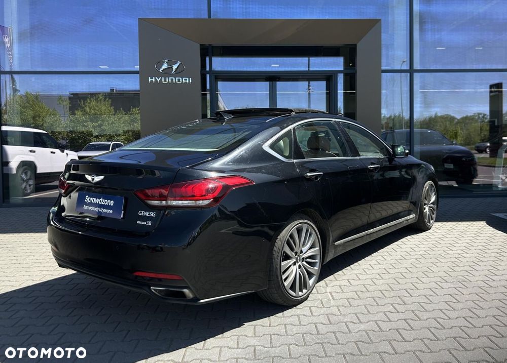 Hyundai Genesis - 7