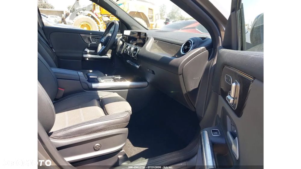 Mercedes-Benz GLA 250 8G-DCT AMG Line - 9