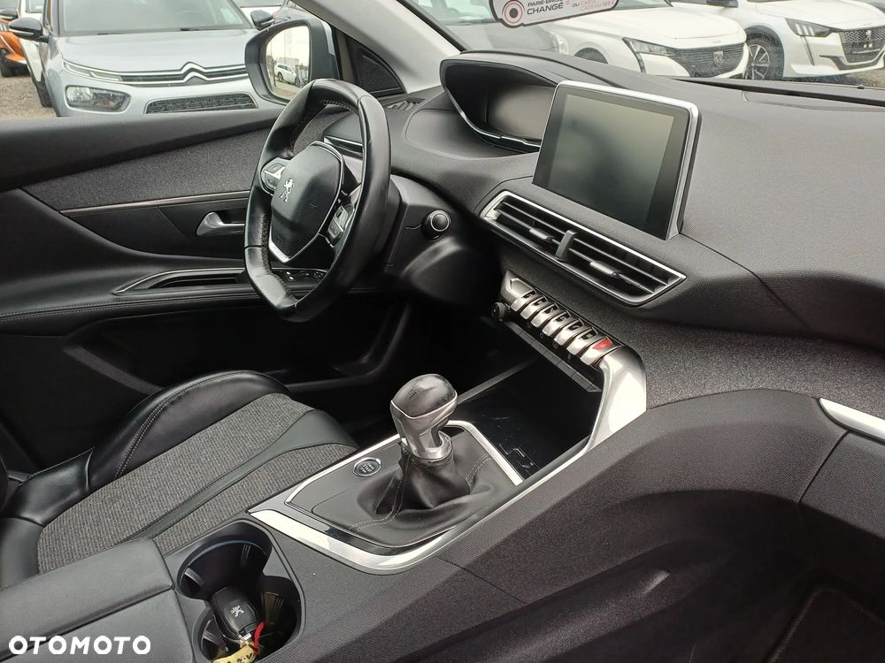 Peugeot 5008 1.2 PureTech Allure S&S - 12