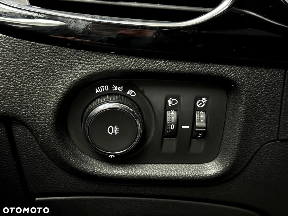 Opel Astra 1.2 T Elegance S&S - 17