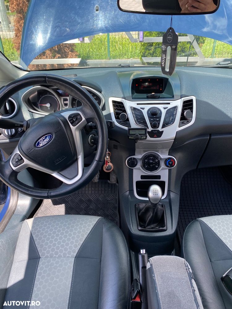 Ford Fiesta 1.6 TDCI DPF Titanium - 17