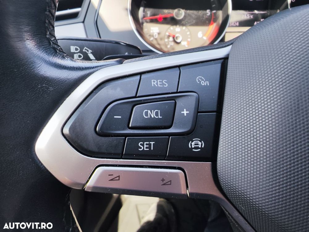 Volkswagen Passat 2.0 TDI DSG Comfortline - 27