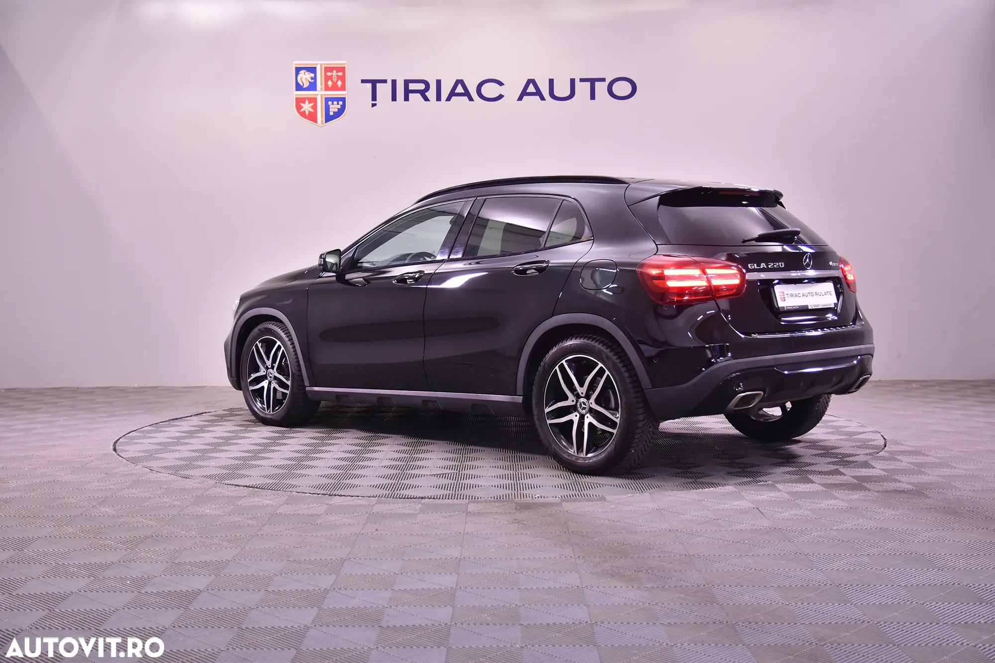 Mercedes-Benz GLA 220 4MATIC - 3