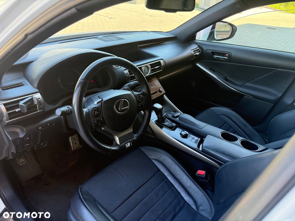 Lexus IS 250 F-Sport - 8