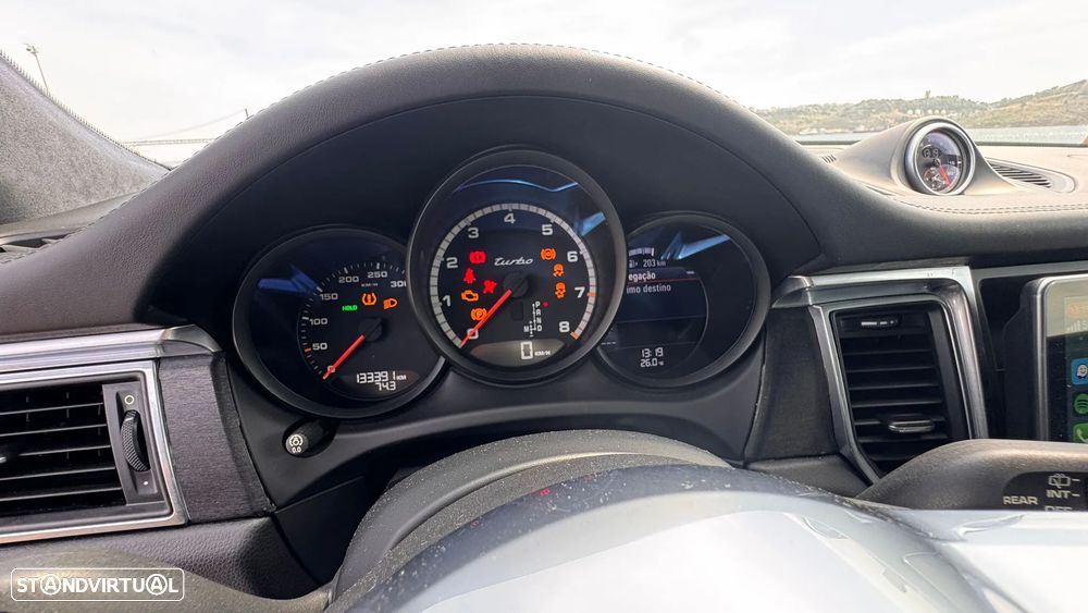 Porsche Macan Turbo PDK - 25