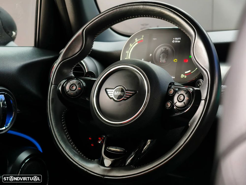 MINI 5 Portas Cooper SD Auto Desportiva - 31