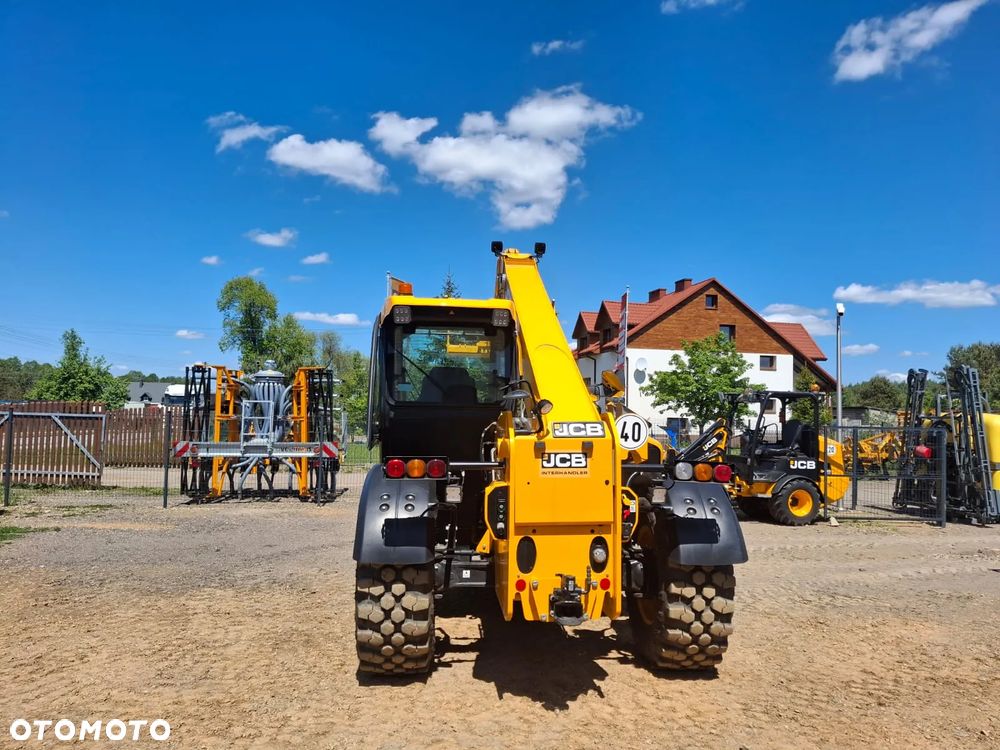 JCB 542-70 Agri Xtra - 4