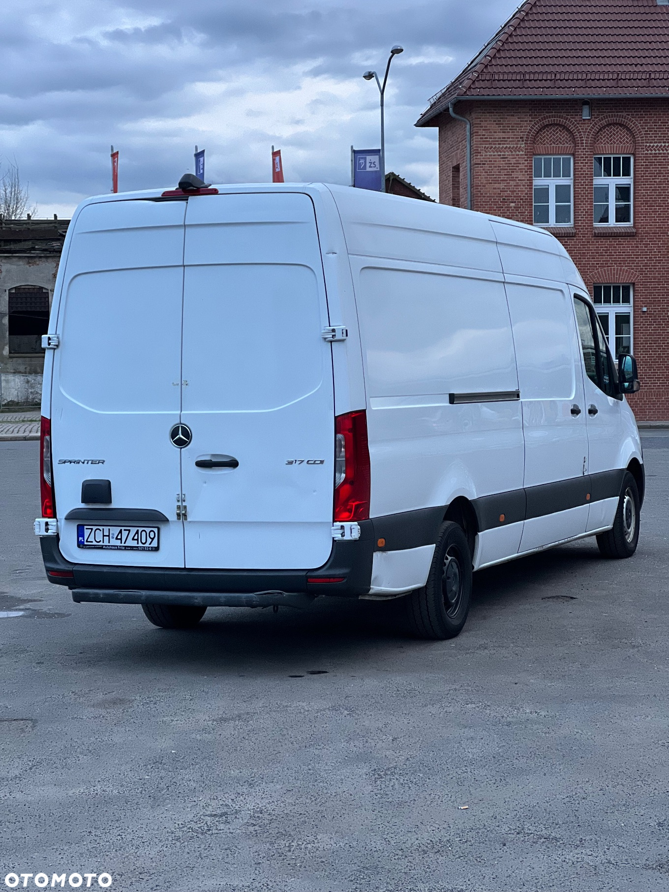 Mercedes-Benz Sprinter 317 - 11