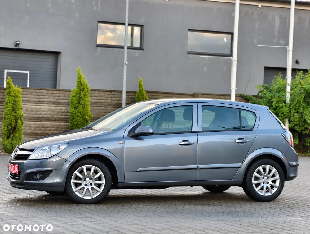 Opel Astra 1.6 Essentia - 27