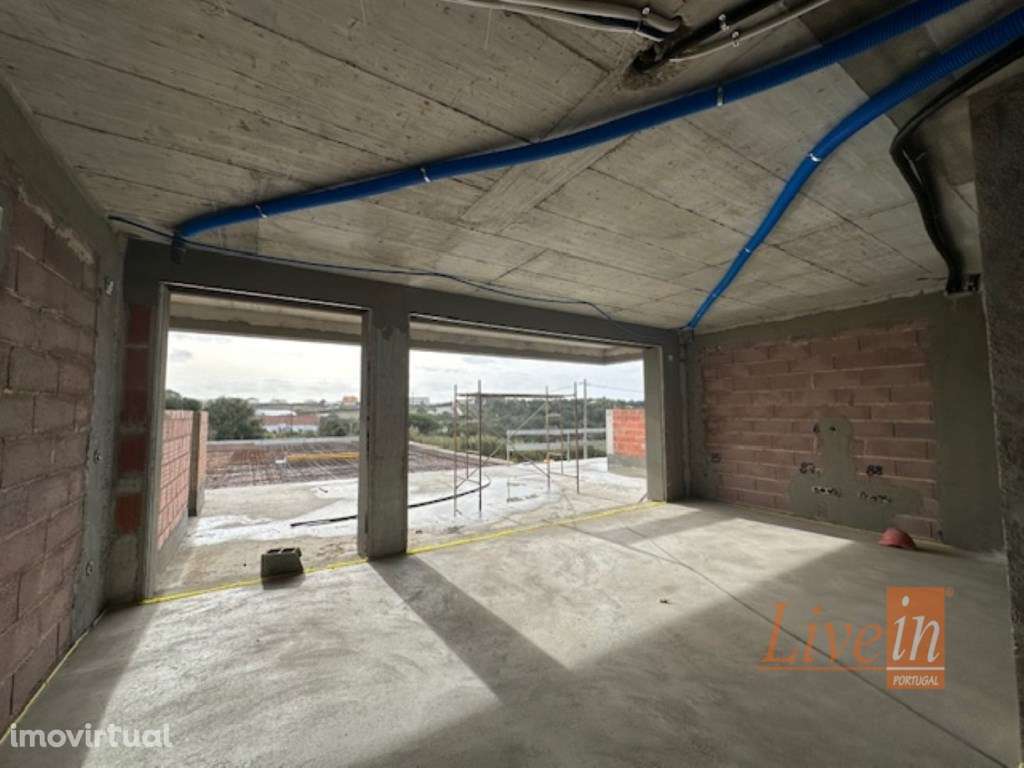 Moradia T3 Nova em Condomínio Fechado com Piscina na Ericeira - Grande imagem: 3/44