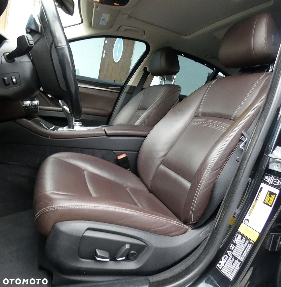 BMW Seria 5 535i xDrive Luxury Line - 25