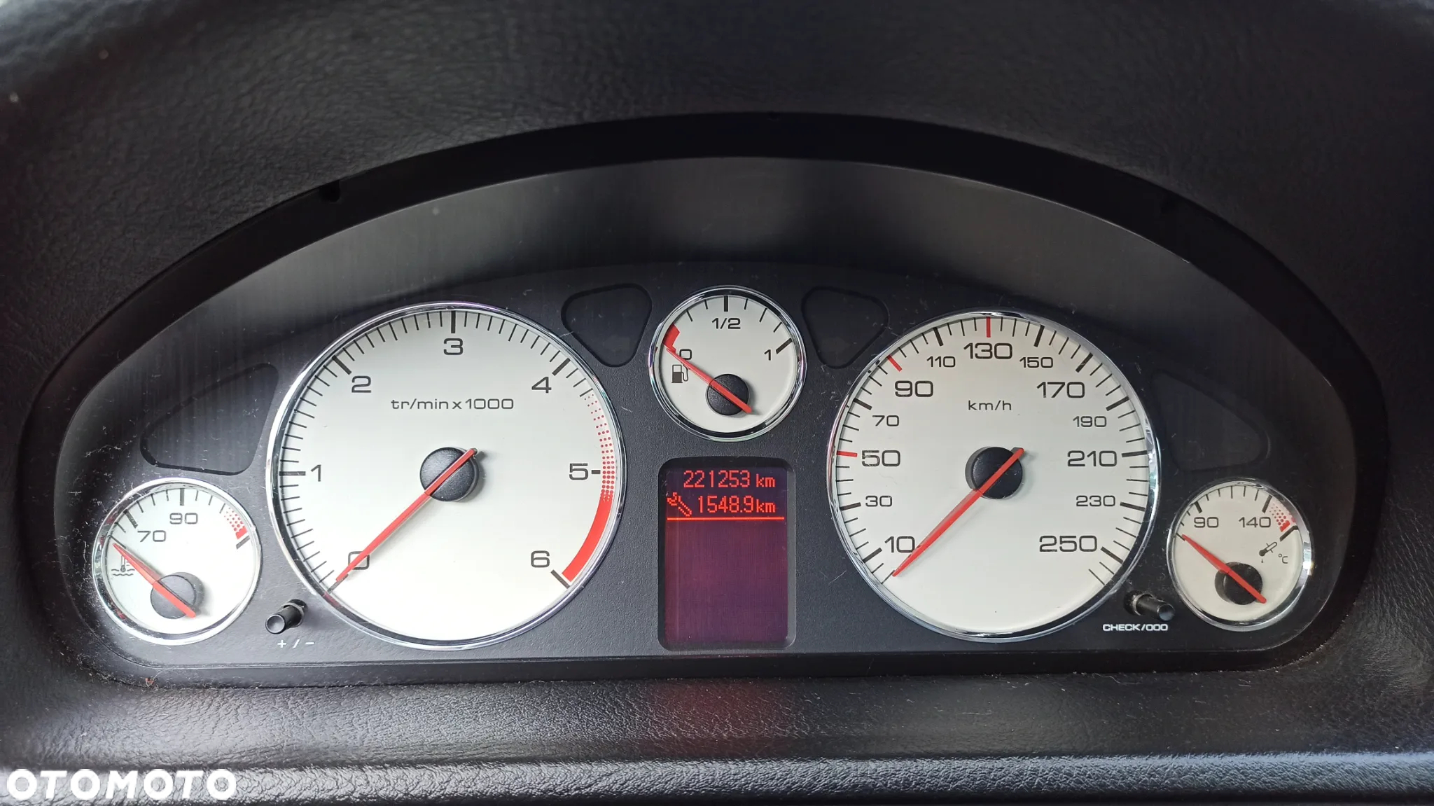 Peugeot 407 - 6
