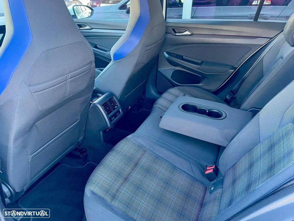 VW Golf 1.4 GTE Plug-In-Hybrid DSG - 11