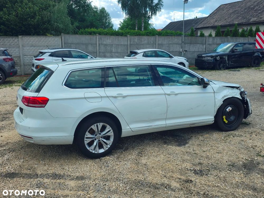Volkswagen Passat 2.0 TDI (BlueMotion Technology) Trendline - 9