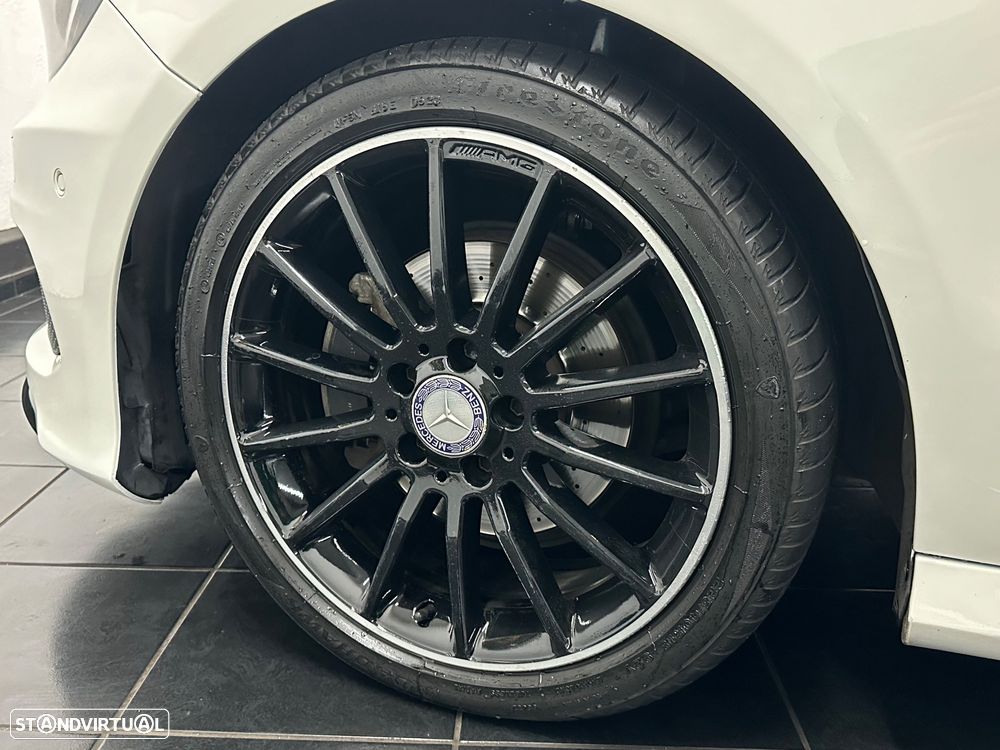 Mercedes-Benz A 200 CDi BE AMG Line - 32