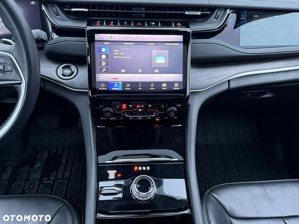 Jeep Grand Cherokee - 30