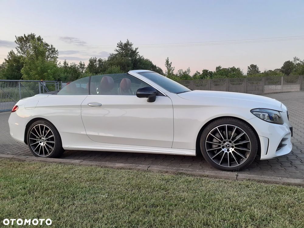 Mercedes-Benz Klasa C 300 9G-TRONIC - 11